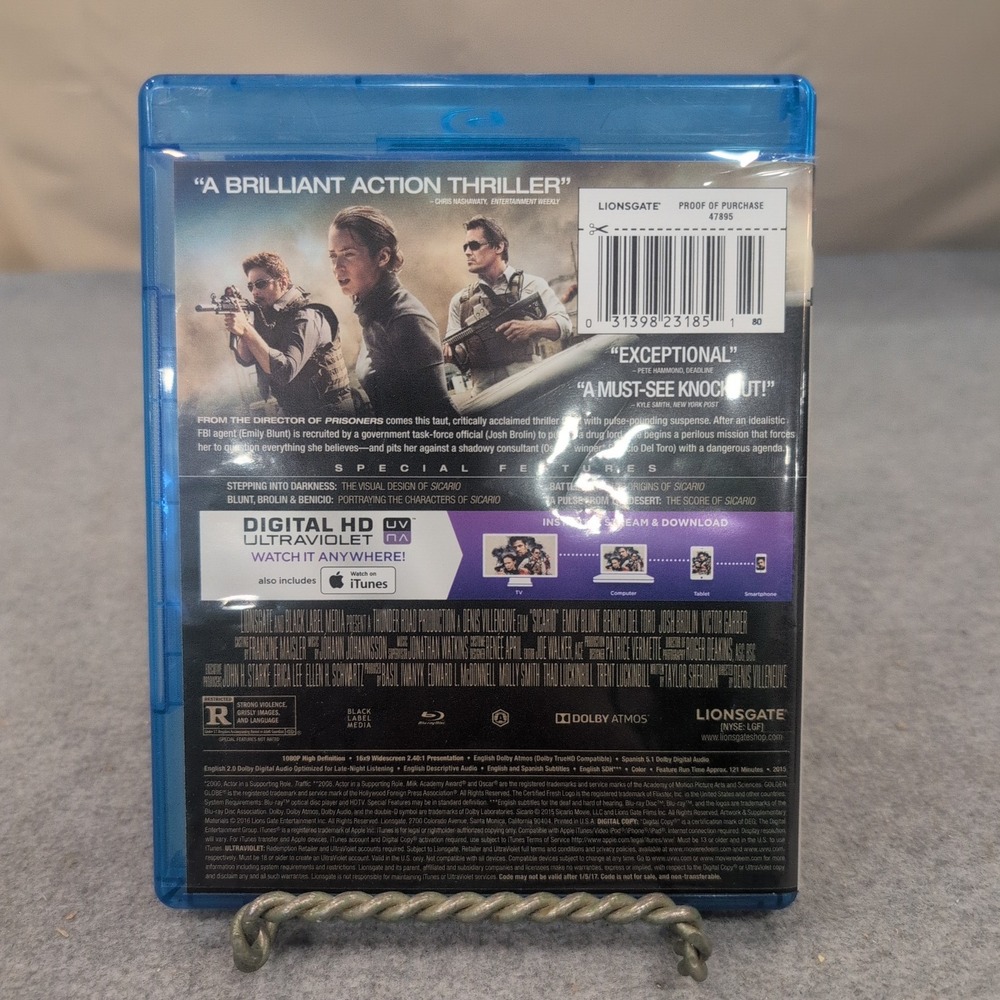 Sicario Blu-ray DVD Combo Pack Emily Blunt Benicio Del Toro Josh Brolin‎ - Picture 2 of 2